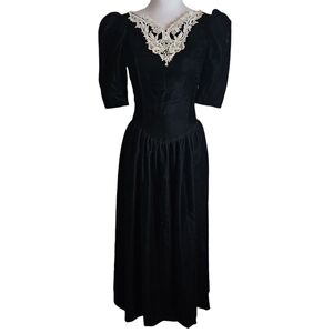 Vintage 80s Gunne Sax By Jessica McClinton Lace Collar Black Velvet Dress Sz 4 ?